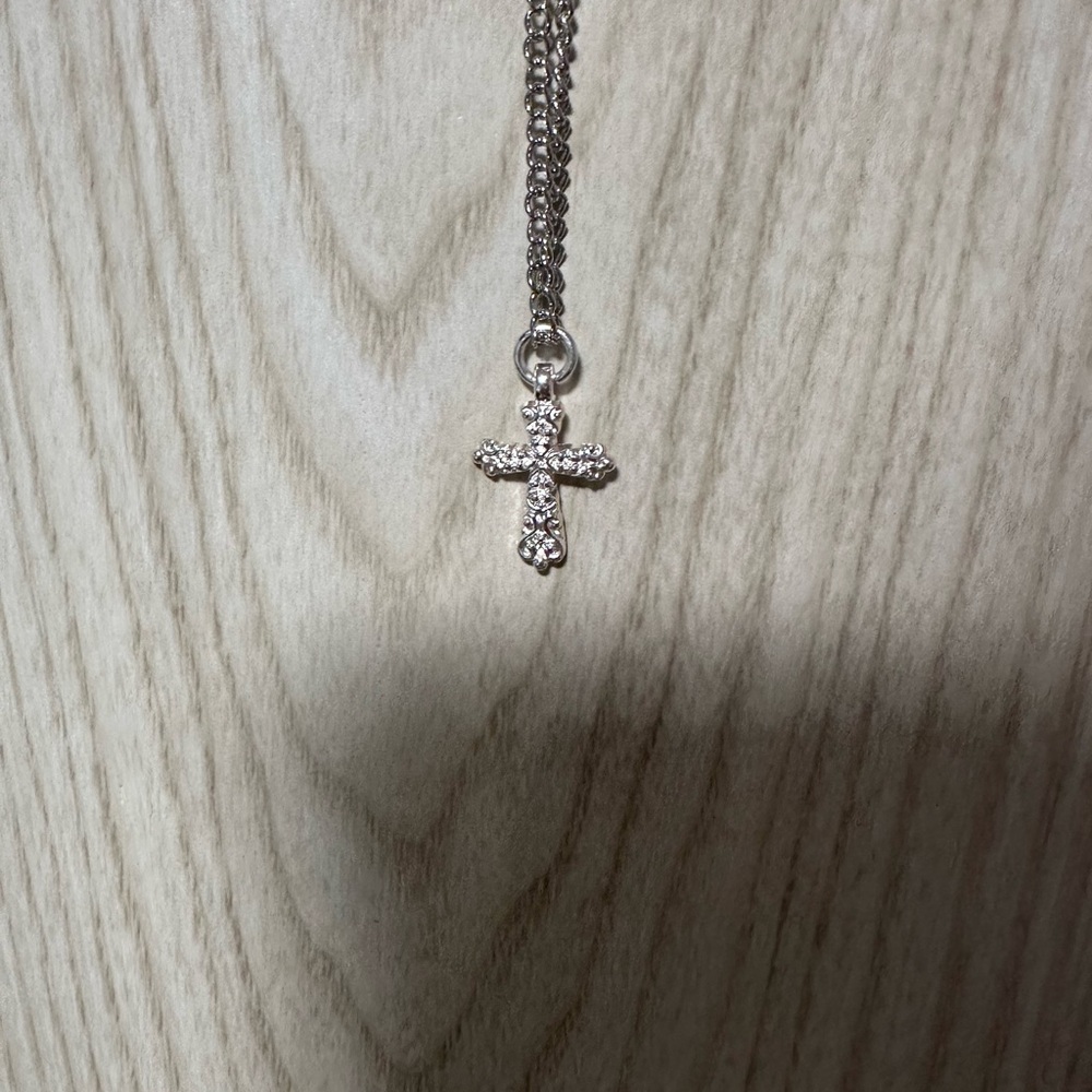 Elegant Silver Cross Pendant Necklace